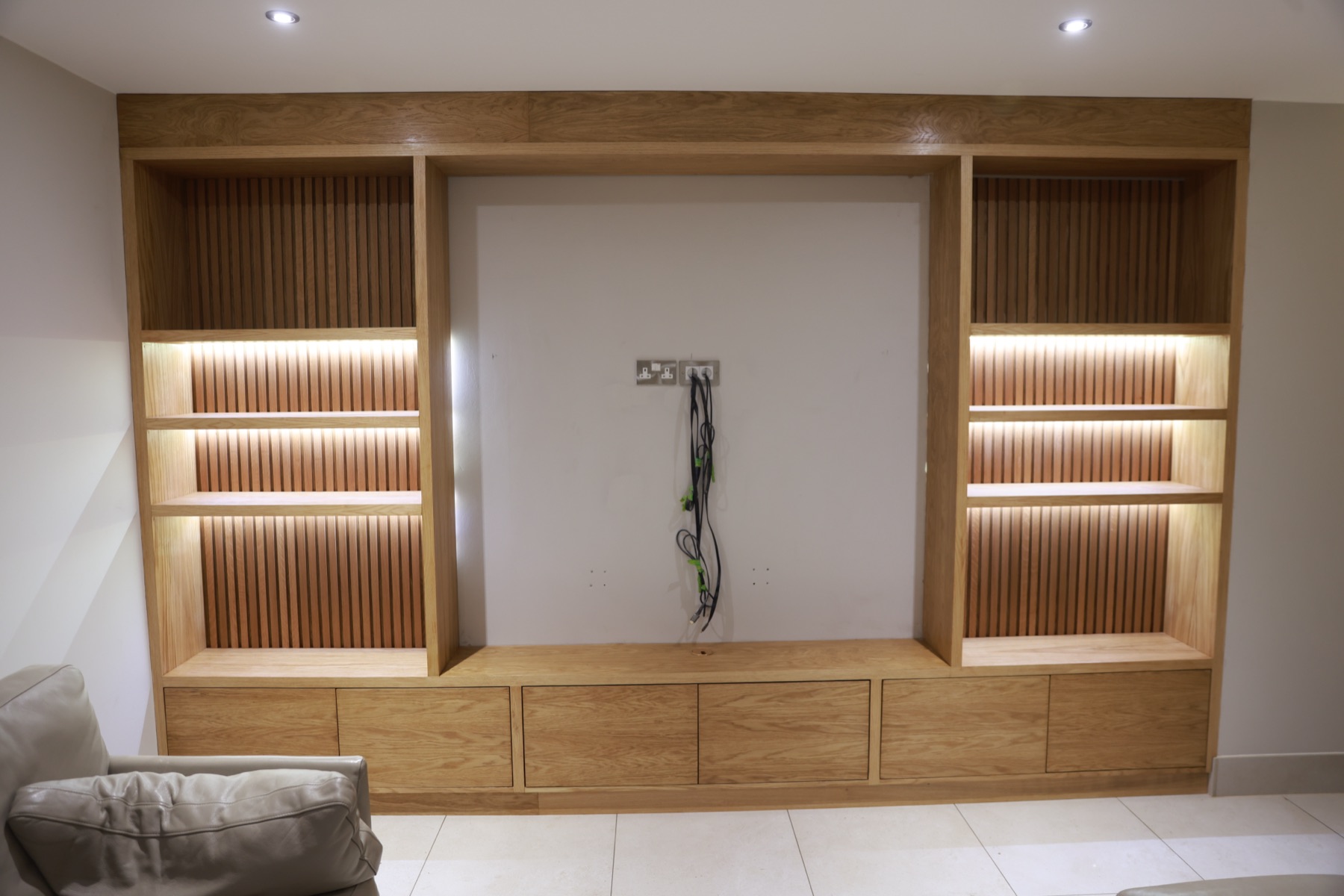 Fitted floor-to-ceiling storage
